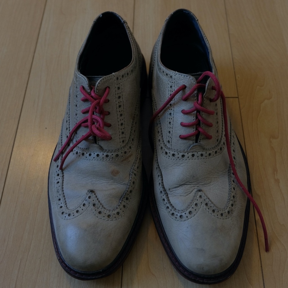 Cole Haan Size 9 Wingtip Shoe